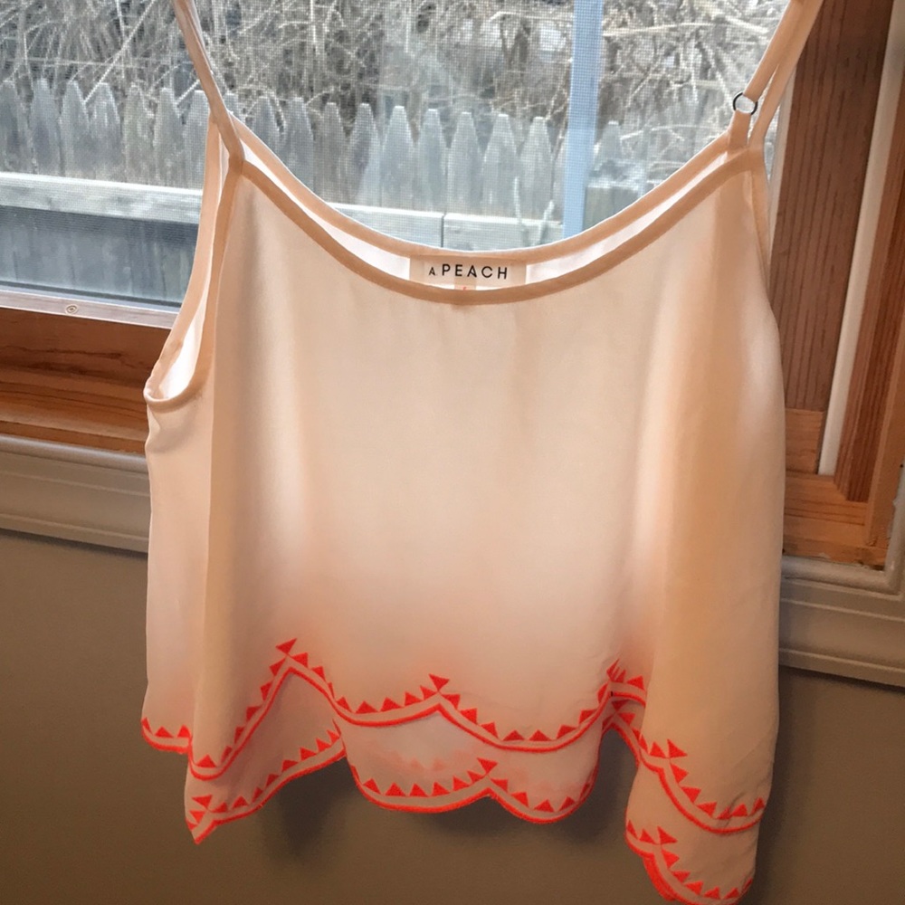 Flowy bright tank.